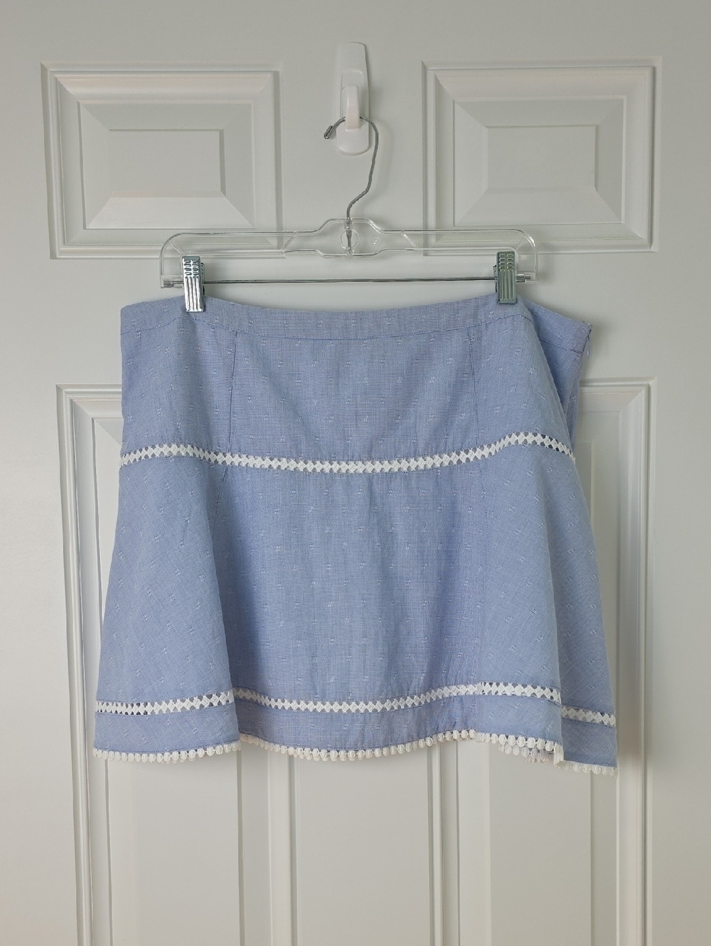 White House Black Market Light Blue A-Line Mini Skirt with Lace Trim. Size 14